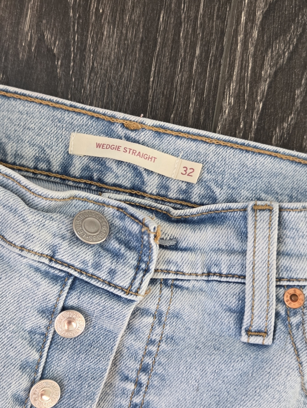 Levi's Wedgie Straight Jeans - Picture 2 of 3
